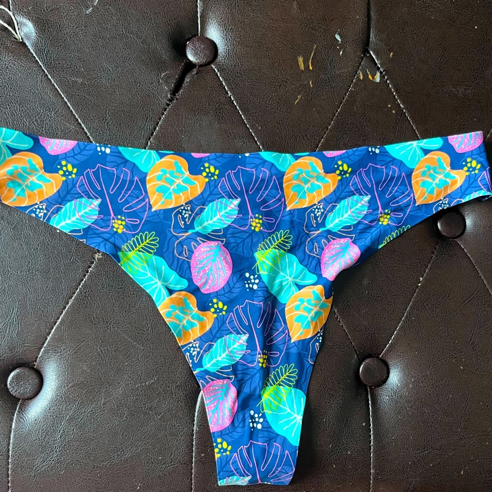 Cheek Boss Thong NWOT - NVPL and way cute